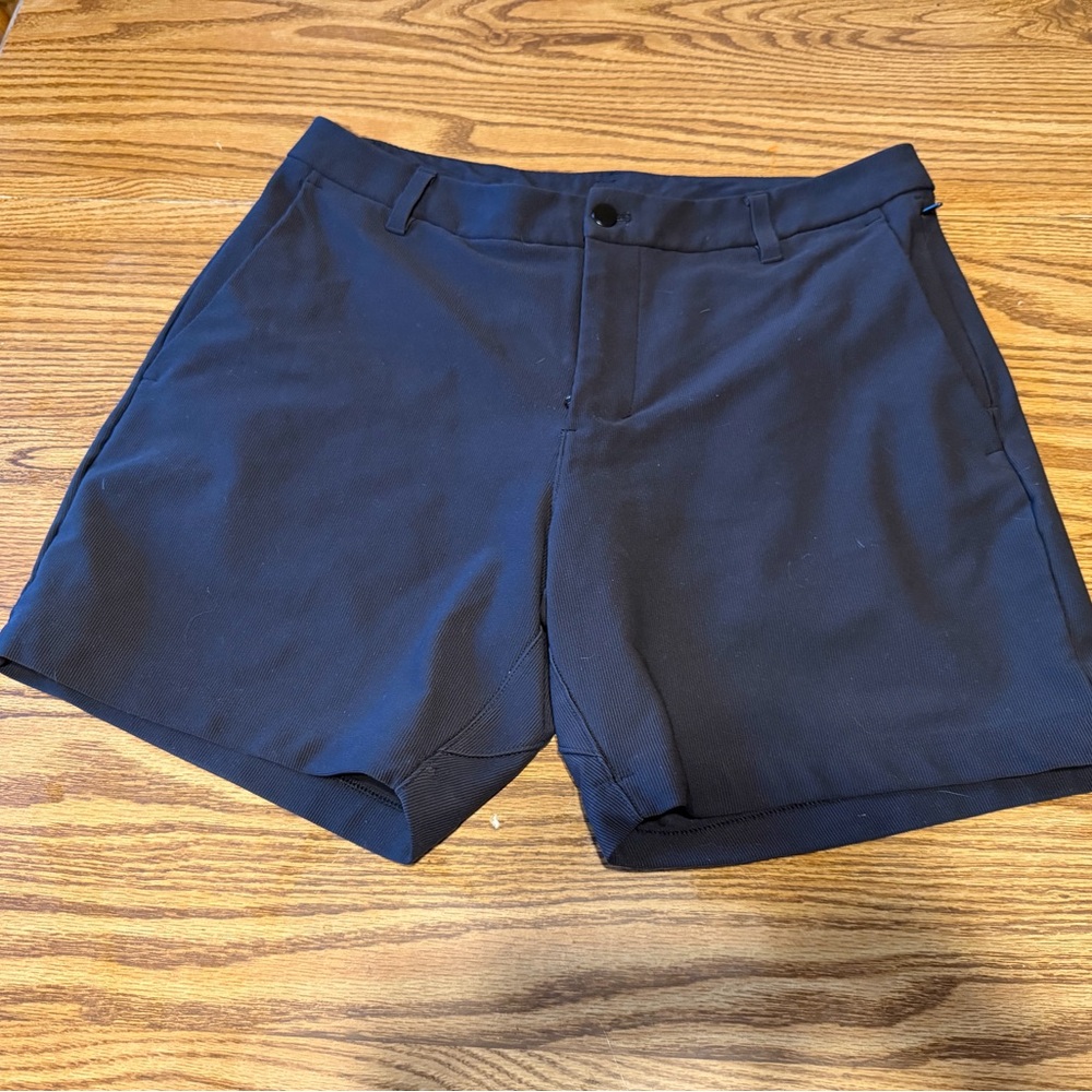 Lululemon Commission Short Classic 7” LM7B41S TRNH Trench black Size 33 Waist